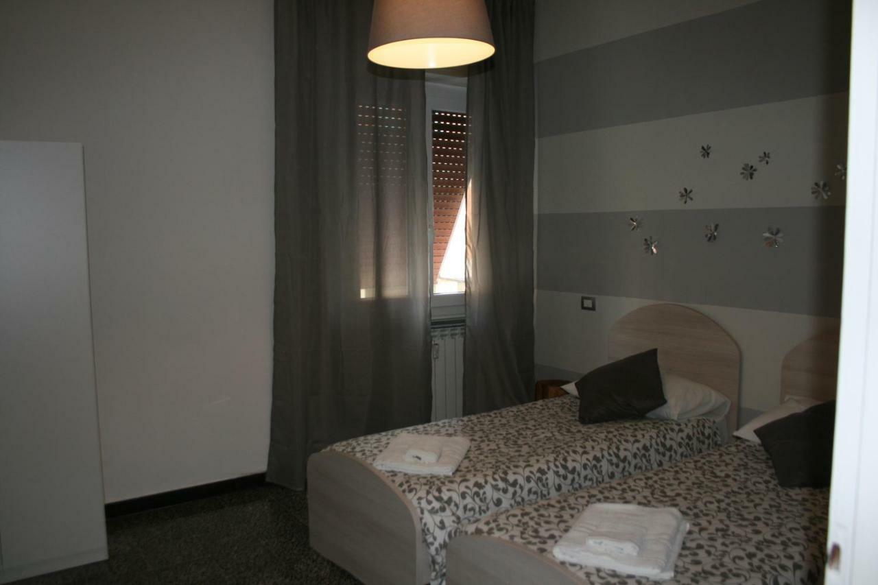 Апартаменти Ca Rossi City House Ла-Спеція Екстер'єр фото